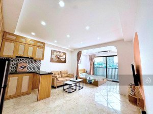 tòa chdv phố hào nam, 76m2, 7 tầng, 15 căn hộ cao cấp full đồ, dòng tiền 1 tỷ/năm, vị trí căn góc