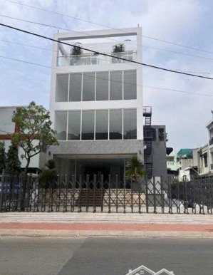 bán nhà mặt tiền trường sơn - dt: 11x28m - 3 tầng - xd: hầm + 8 lầu - giá bán: 45 tỷ tl - tin thật