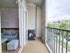 cho thuê căn hộ 1 phòng ngủ ban công khu him lam, gần rmit, tdt, nttu tiện di chuyển q4, q1, q8, q5