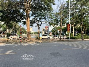 5,7 tỷ - nhà kẻ tạnh, giang biên - ô tô đỗ sát nhà - 31m2 - 04 phòng ngủ đầy đủ nội thất ở luôn