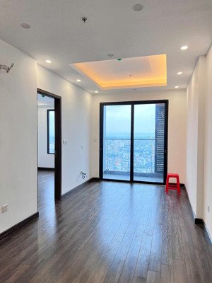 chuyển nhượng căn 2 ngủ 2vs 65m2 nhận nhà chỉ với 2,380 tỷ chung cư hoàng huy commerce