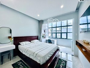 cho thuê căn hộ tách bếp full nội thất cực rộng 45m2 ngay quận 3