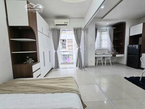 khai trương căn hộ 1pn ban công mới q10 gần đh kinh tế ueh, đh hoa sen, đh bách khoa, vạn hạnh mall