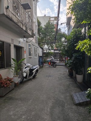 nhà đẹp hẻm xe hơi, lê quang định bình thạnh, 33.4m2 x 3.1m x 2 tầng chỉ 4.75 tỉ