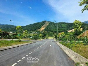 gia đình cần tiền bán lô đất 280 m2 trục chính xa, đường oto tránh nhau giá chỉ nhỉnh 10tr/m2