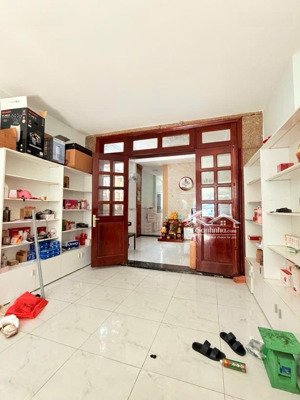 nhà 3 tầng - 88m2: 4.3m x 19m, hẻm 6m thông - gần công viên làng hoa