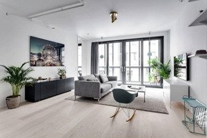 chính chủ cần bán căn hộ b11 nam trung yên. dt 58m2, 2pn full đồ giá chỉ 4,5 tỷ. lh 