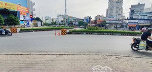 vài tài sản ngộp mt hà huy giáp 320m2 thổ cư đang cho thuê. giá chốt tốt