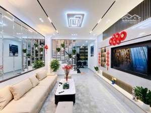 trung tâm cầu giấy, xuân thuỷ 45m2x5tầng, mt 3.8m giá 10.6 tỷ 15m ra ô tô, ngõ thông, full nội thất