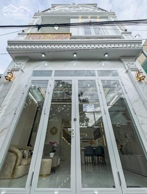 Nhà lầu xây mới Full nội thất - Góc 2 mặt tiền Gần Trường Đại Học Y Dược Cần Thơ