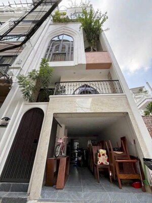 BÁN NHÀ THẠCH BÀN DÂN XÂY GẦN Ô TÔ LONG BIÊN NỘI THẤT CAO CẤP