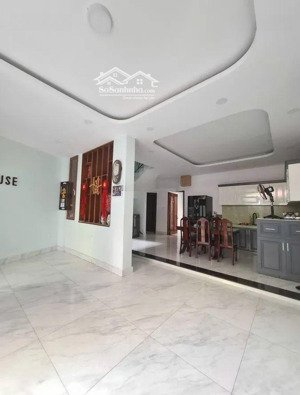 bán nhà 4 tầng diện tích lớn 91m2, hẻm 5m, ô tô thông cmt8, quận 3 chỉ 14 tỷ