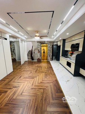 bán nhà ngõ 204 trần duy hưng, lô góc siêu đẹp 44m2 giá 22.5 tỷ