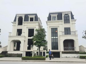 loanh quanh 40 tỷ căn biệt thự song lập diện tích 200m2 dự án hinode royal park. lh: 