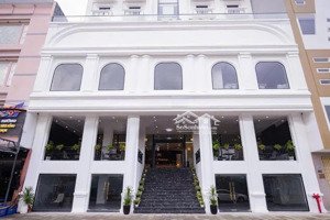 bán khách sạn 12 tầng khu phố hàn - cách biển 400m - dòng tiền 4 tỷ /năm