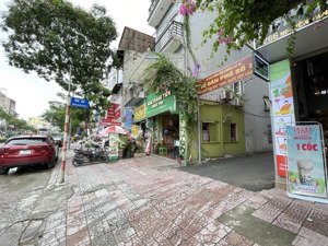 bán nhà 54m2 x 5 tầng có 5 phòng ngủ. ngay đường nguyễn văn cừ. cần bán gấp