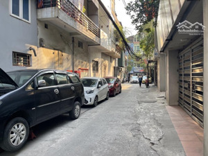 cực hiếm! phố hoàng mai, 58m2, mt:4,5m, giá 8,2 tỷ, ô tô lùi vào cửa, lô góc, 80m ra cv đền lừ