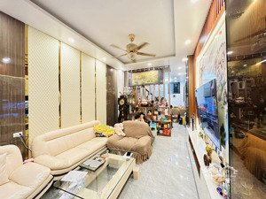 chủ nhà chuyển công tác gấp, để lại căn 2 mặt thoáng - hợp với ai cần dọn vào ở ngay.