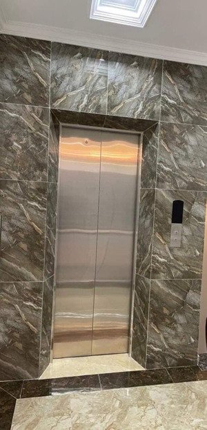 tôi cho thuê nhà mới xây, 2 mặt tiền, dịch vọng hậu, thang máy, 140m2x 5t nhà hàng, kd, vp 46 tr