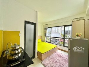 phòng full nội thất cửa sổ lớn ngay lê đức thọ