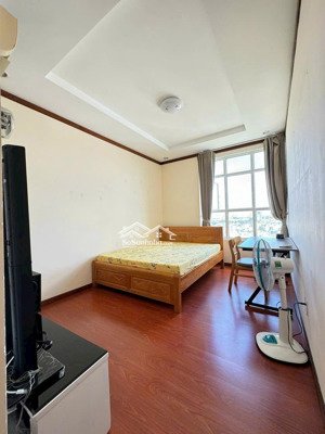 phòng master full nội thất c/c hoàng anh thanh bình d4 q.7 gần cầu kênh tẻ qua rmit,tđt 5''.