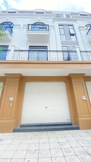 bán nhà liền kề 68.25m xây 4 tầng tường riêng, móng riêng mặt đường bùi viện giá chỉ 5.6 tỉ.