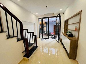 việt hưng. 10 triệu lh. (zalo) cho thuê nhà nguyên căn phố ngô gia tự, việt hưng