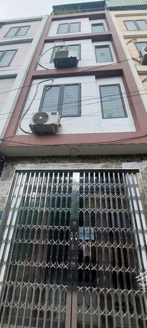 chính chủ bán nhà 4 tầng 35 m-gần chợ đa sĩ,ngõ nông,gần ô tô,tặng lại nội thất mới đẹp-4.95 tỉ