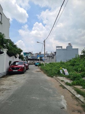 chính chủ cần bán lô đất full thổ cư.đường 7 long trường.q9 cũ