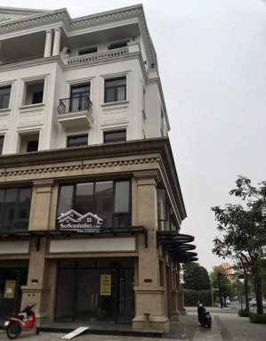 cho thuê shophouse, hoàn thiện full,thang máy, đối diện công viên. giá:25 tr.lh: 