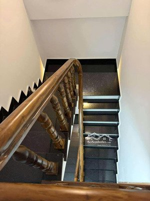 nhà đường 3/2 gần chợ đêm, khu hòa bình. sổ riêng 5 tỷ.