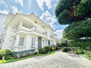 bán biệt thự đà lạt, căn góc đinh tiên hoàng, khuôn viên 794m2, 3 tầng, 8 phòng ngủ, giá 125 tỷ