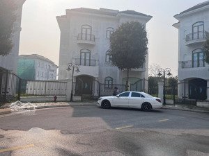deal hời chốt nhanh bt đơn lập mặt hồ siêu khu vip khép kín vin th| 5xtr/m2