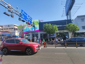 chính chủ bán góc 2 mt 30 nguyễn văn trỗi với huỳnh văn bánh. quận phú nhuận 1200m2 giá 820 tỷ