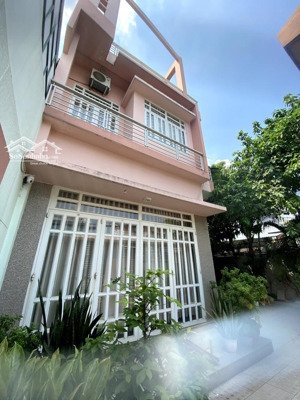 biệt thự 2mt tân thới nhất 6. 9,7*20m shr cn 192m2. góc 2mt hxh 5m. giá 11,9tỷ