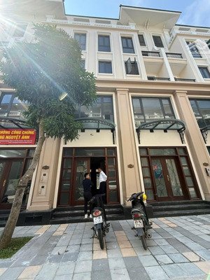 vịnh tây 52m giá tốt nhất thị trường. cạnh nhà để xe nổi thuận tiện và trường học.