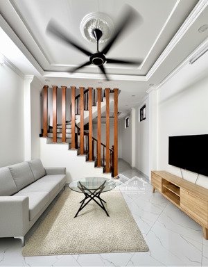 mễ trì nhà đẹp tâm huyết - mới kính koong vị trí không có căn thứ 2 - 40m2 c.h.ỉ hơn 8 t.ỷ