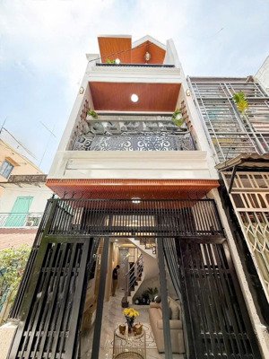 hxh phan đăng lưu phú nhuận - 4tầng - mới full nội thất - dtsd 100m2 - 7.6tỷ thương lượng.