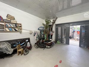 chỉ 7tỷ nhà hẻm xe hơi quay đầu 5,5x20m. vài bước chân ra đường linh đông, tô ngọc vân