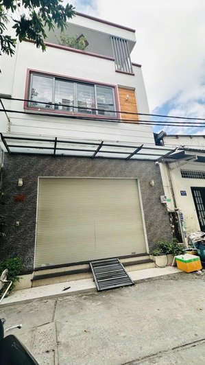 bán nhà riêng đẹp tại hồ văn long, chỉ hơn 5 tỷ tí, mặt tiền rộng 5,5m hẻm thông 5m