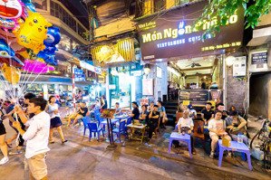 cho thuê nhà mặt phố tạ hiện làm bar,lounge,nhà hàng,...dt 80m mặt tiền 6m giá 1xx triệu,0966022555