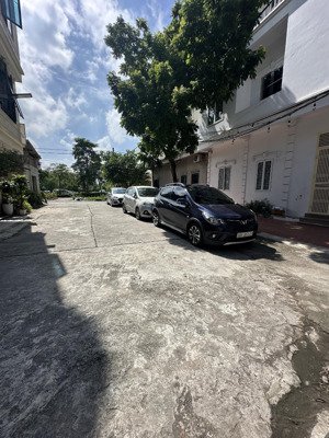 bán đất tặng nhà ngô gia tự việt hưng , mặt tiền 5m , ô tô đỗ cửa