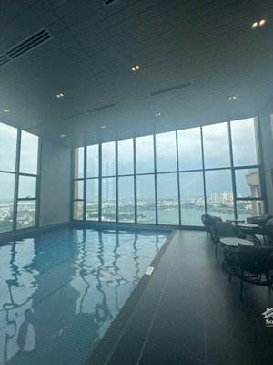 chính chủ bán lại căn hộ 157m2 ,3pn view trọn hồ tây toà heritage westlake số 677 lạc long quân.