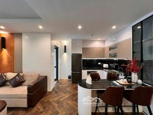 bán gấp căn 1pn vip và hiếm còn sót lại của toà doanh thu 20tr/ tháng để lại toàn bộ nội thất vip