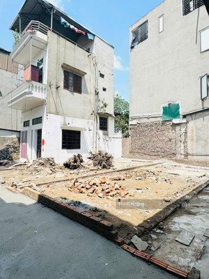 bán lô đất hiếm tại p. bồ đề 54m2, mặt tiền 4.7m, gần oto, trước nhà 3m, giá đầu tư, xây ở cực đẹp