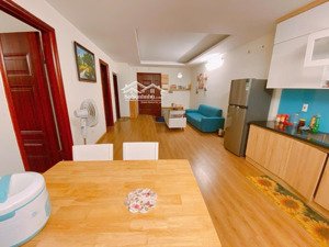 bán gấp 2 ngủ tầng trung hướng mát, sẵn sổ đỏ. 