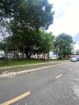 7tỷ999-72m2(4*18)- hẻm xe hơi- nội khu vip tên lửa bt