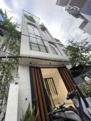 bán nhà phố ngọc thuỵ thang máy thiết kế luxury sang trọng oto đỗ cửa