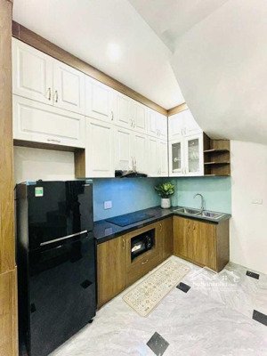 bán nhà đẹp, dân xây khu vực hiếm ngọc lâm s30mx 5 tầng, oto 3 bước chân, lô góc thoáng sáng.