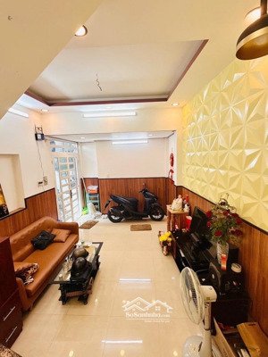 chợ 200 xóm chiếu q4- 2 lầu- 35m2 - ko qh- giá 3 tỷ nhỉnh